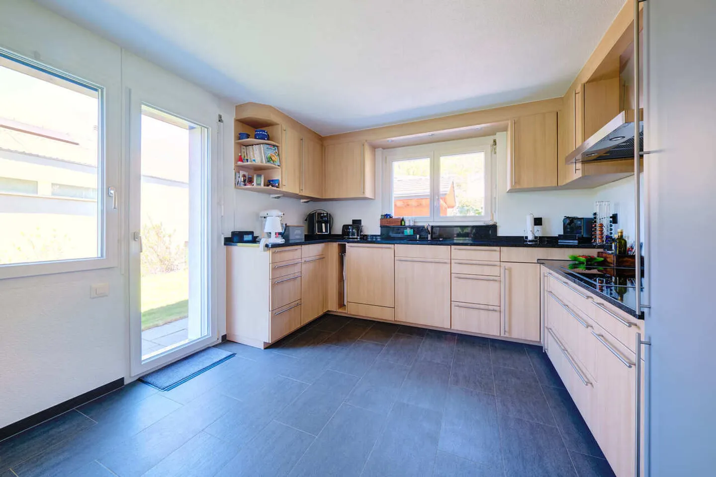 Geräumiges Einfamilienhaus mit Garten - Foto 7 von 15