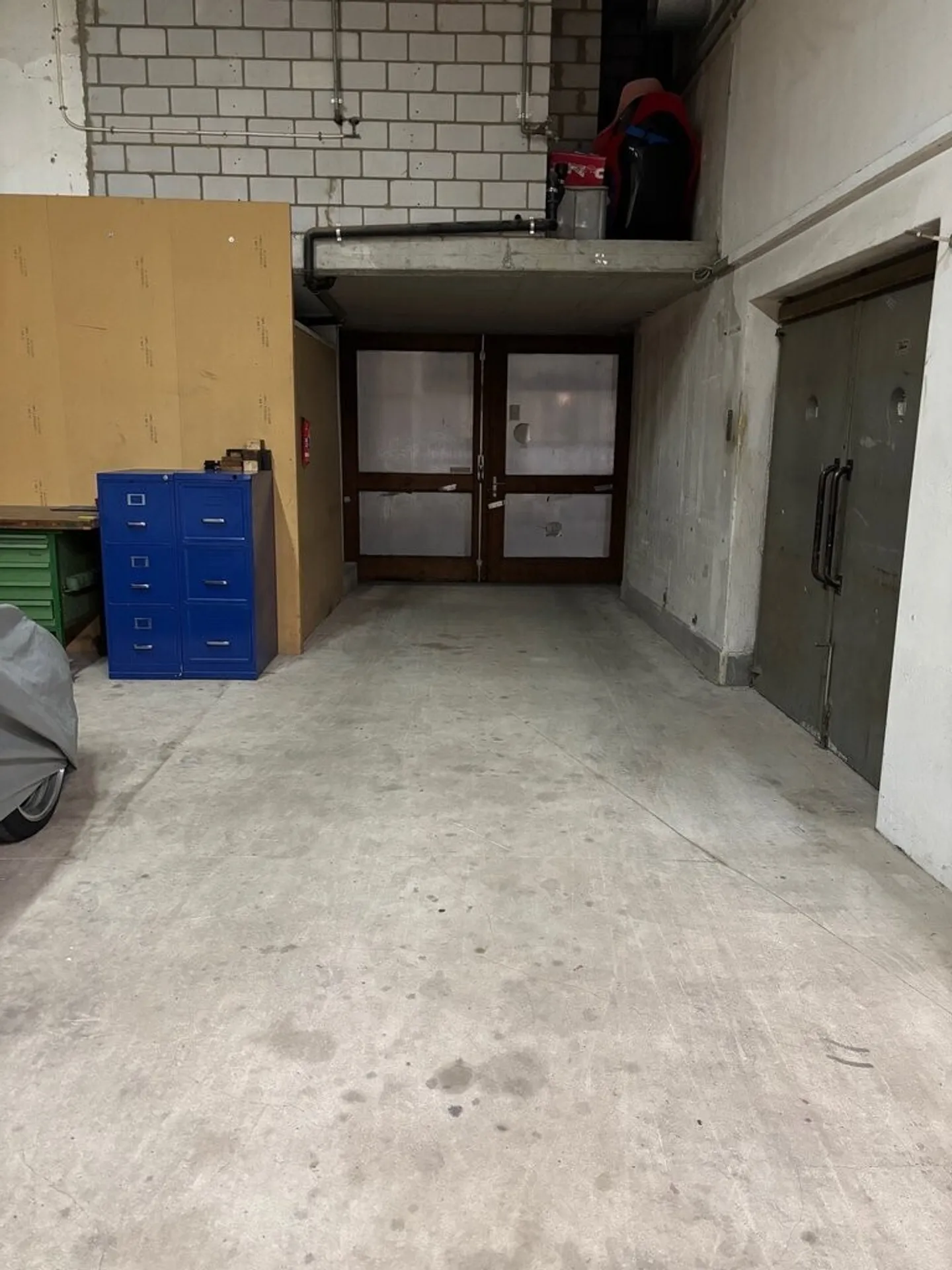 Ampio spazio di stoccaggio nell'area SUN - Foto 2 di 6