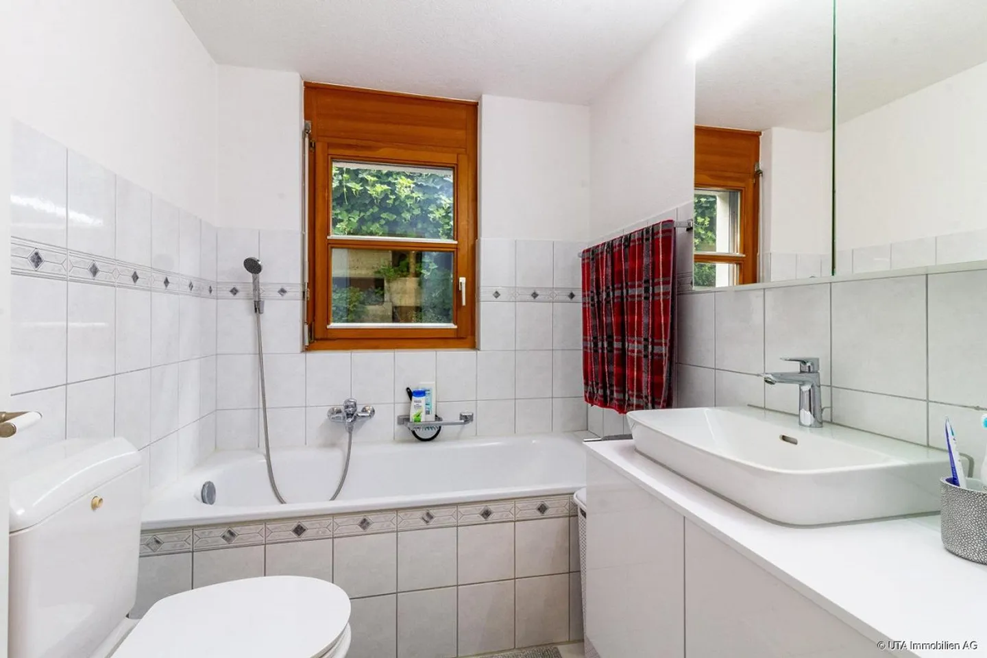 Well-maintained 4.5-room apartment with private garden and pergola - Photo 6 of 14