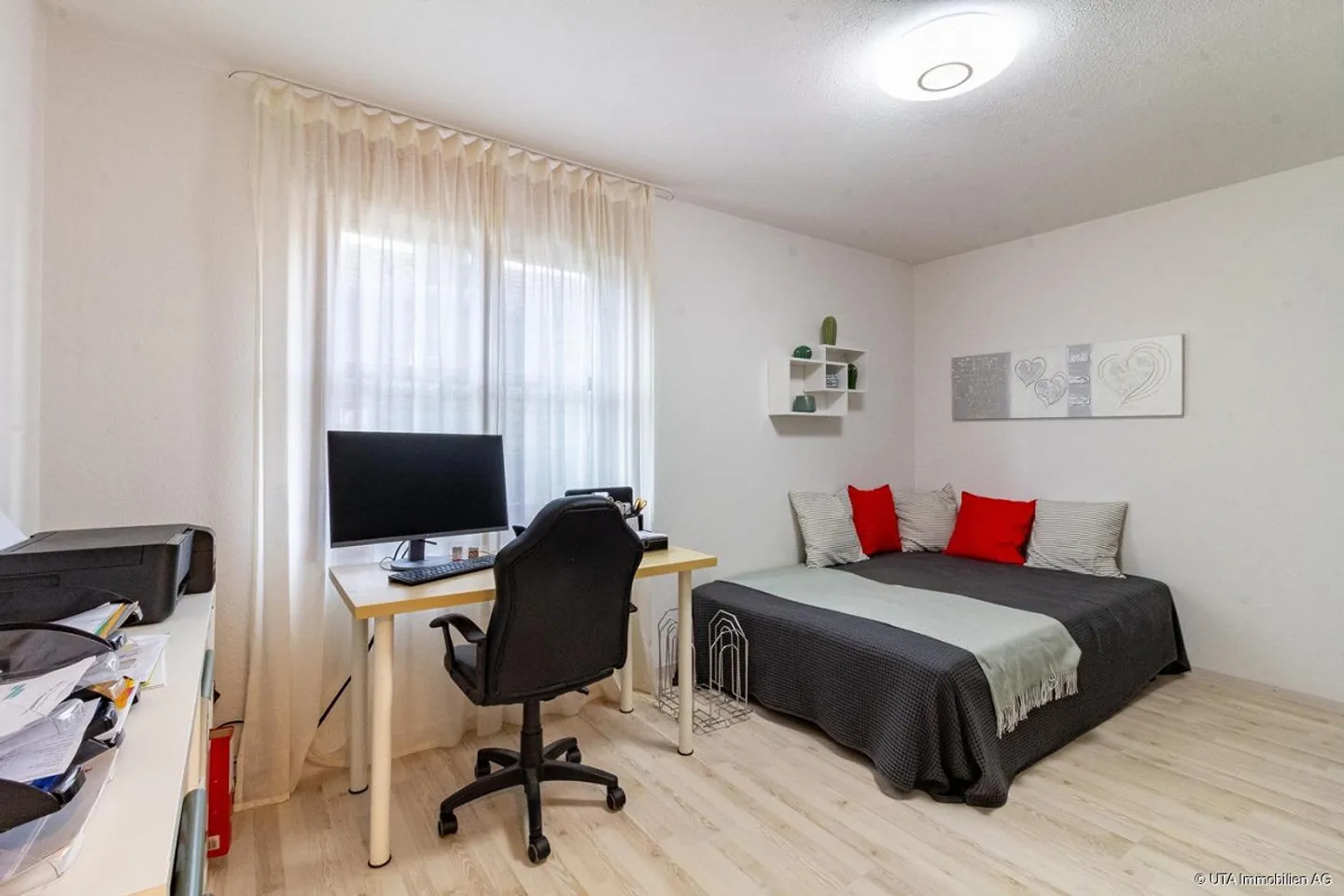 Well-maintained 4.5-room apartment with private garden and pergola - Photo 10 of 14
