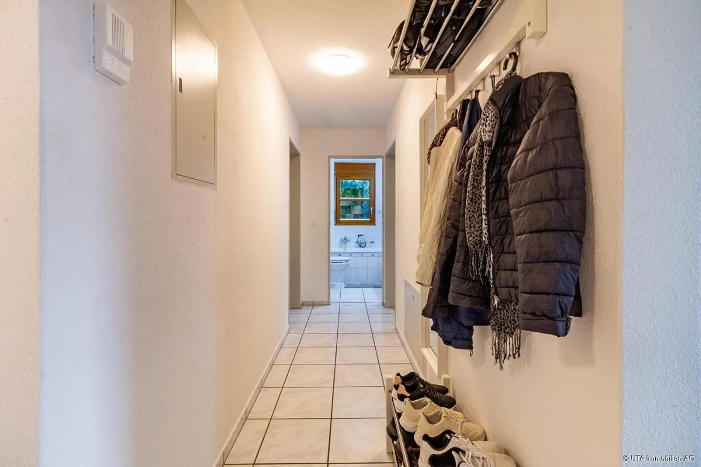 Well-maintained 4.5-room apartment with private garden and pergola - Photo 11 of 14