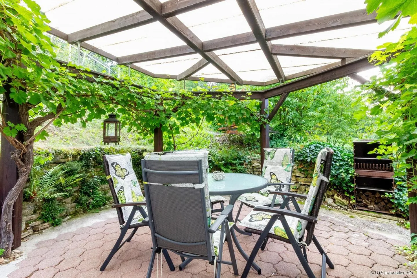 Well-maintained 4.5-room apartment with private garden and pergola - Photo 13 of 14