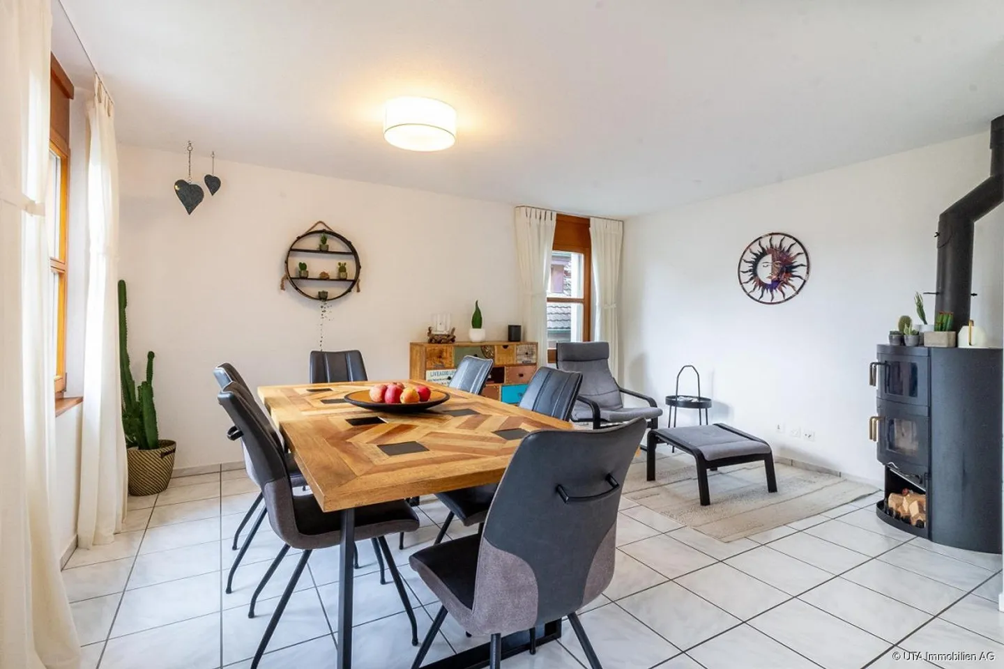 Well-maintained 4.5-room apartment with private garden and pergola - Photo 4 of 14