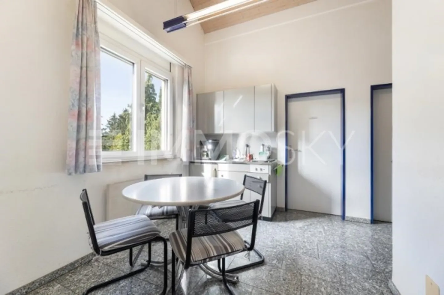 Rara scoperta edificio residenziale con ampio laboratorio e uffici - Foto 7 di 8