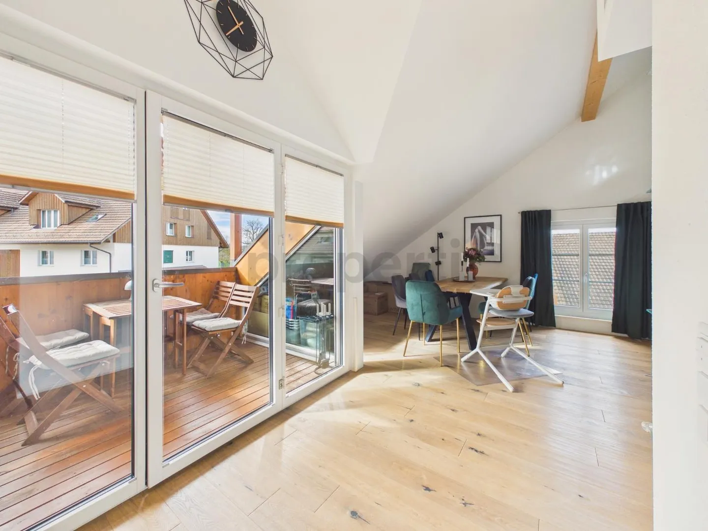 Modern 3.5-room maisonette with beautiful views - Photo 5 of 10