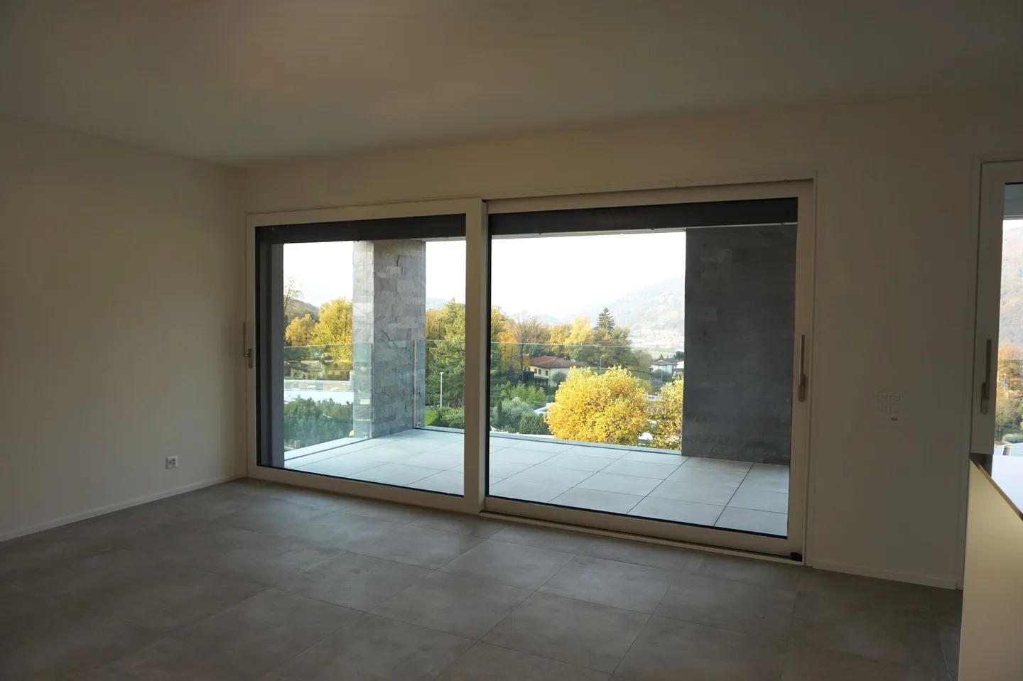 Magnificent 4.5-room apartment in the green and in peace - Photo 3 of 9