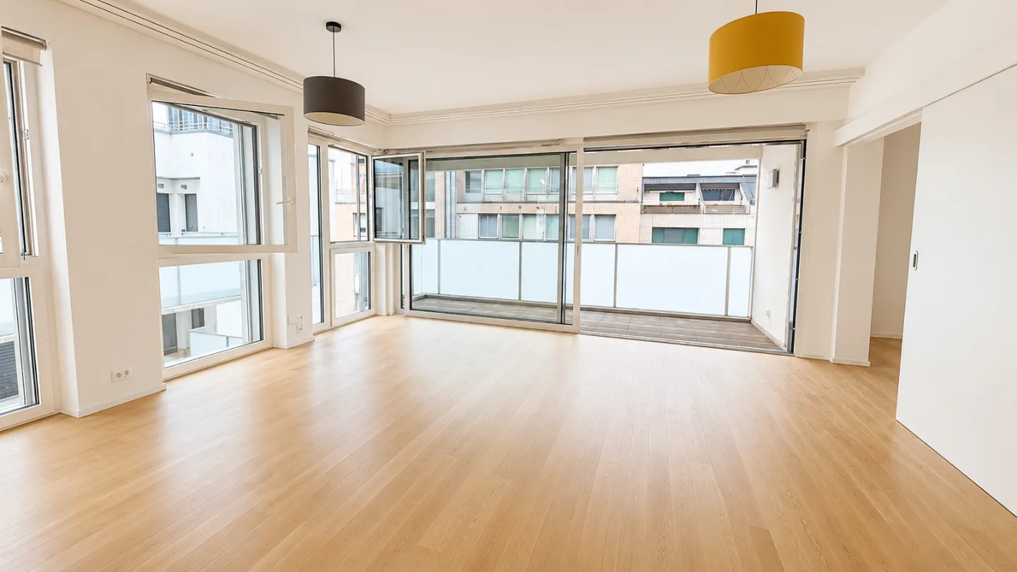 5-room apartment - Photo 1 of 7