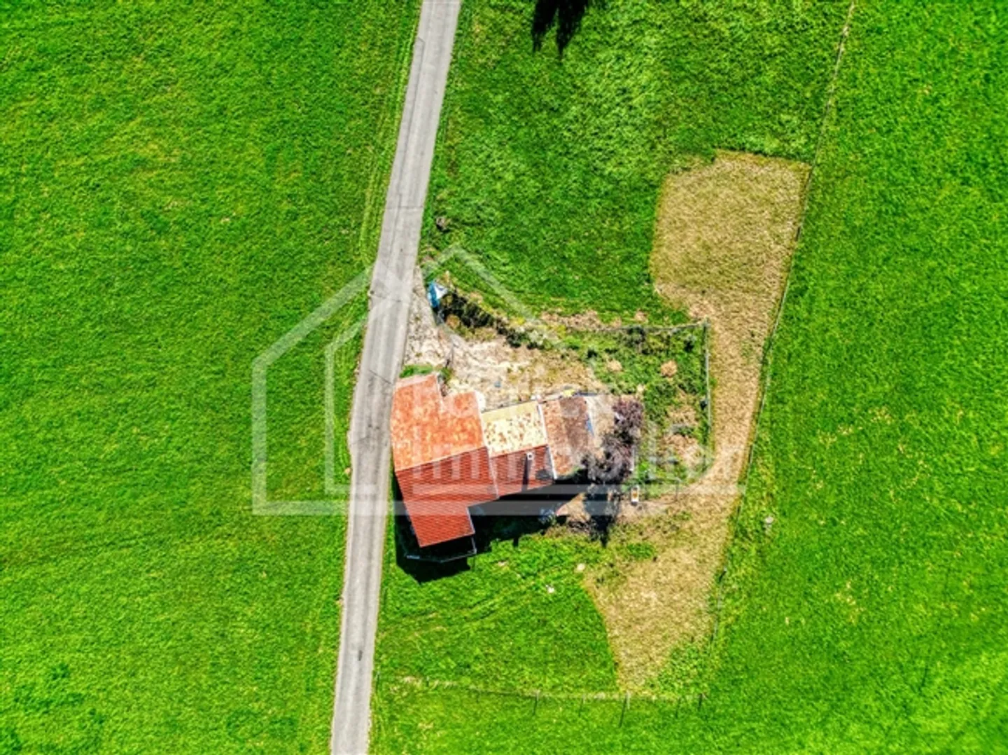 Ferme avec potentiel de rénovation disponible avant le projet - Photo 1 sur 6