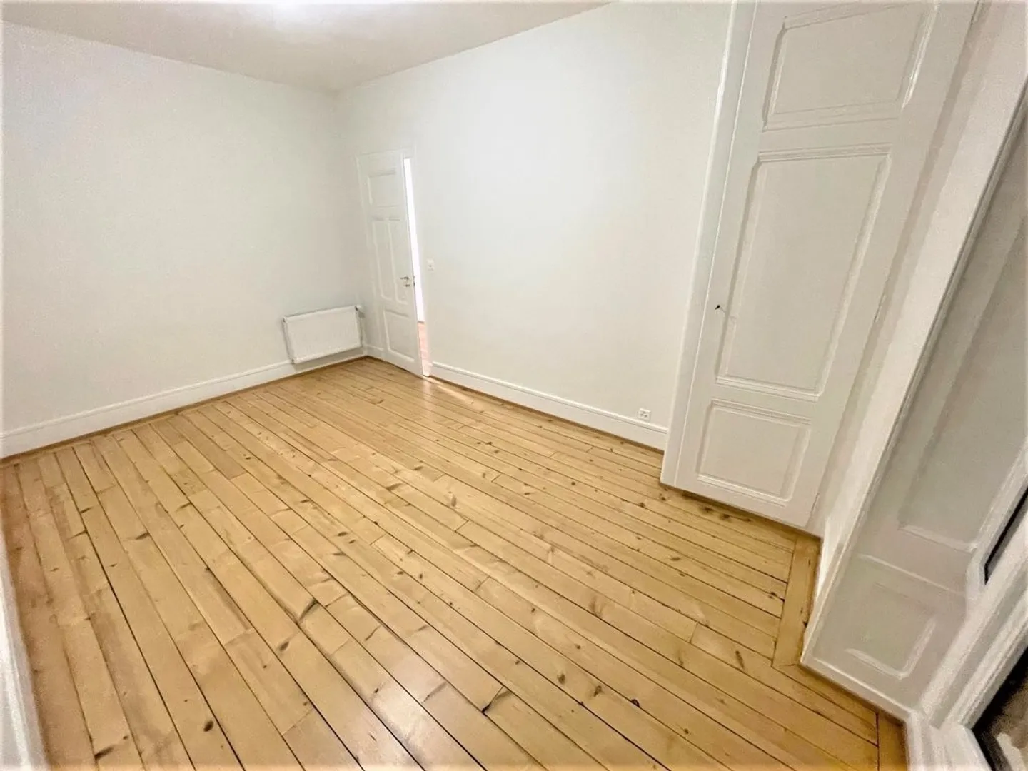 Traversant - Eaux-Vives Bahnhof - Foto 8 von 9