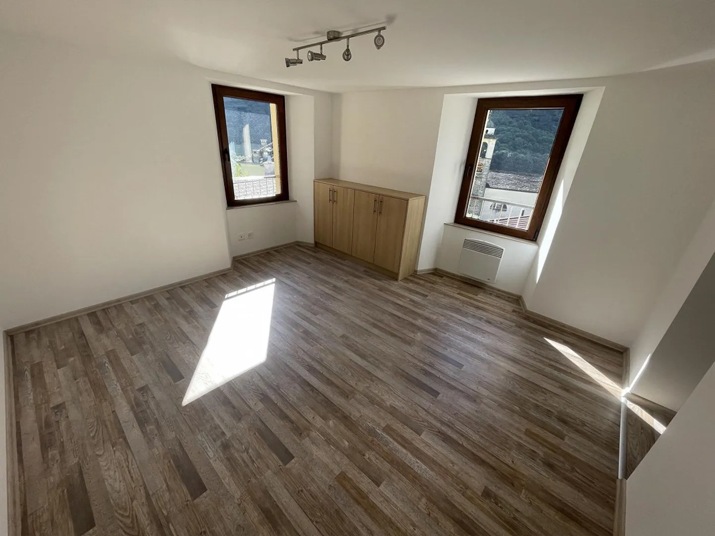 STABILE COMPLETAMENTE RIATTATO AD UN PREZZO MAI VISTO - Foto 10 von 13