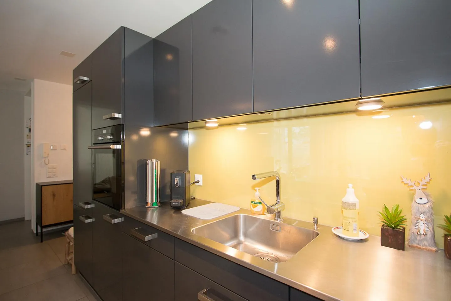 Grosszügige, moderne 2½-Zimmerwohnung in ländlicher Umgebung - Foto 5 di 18