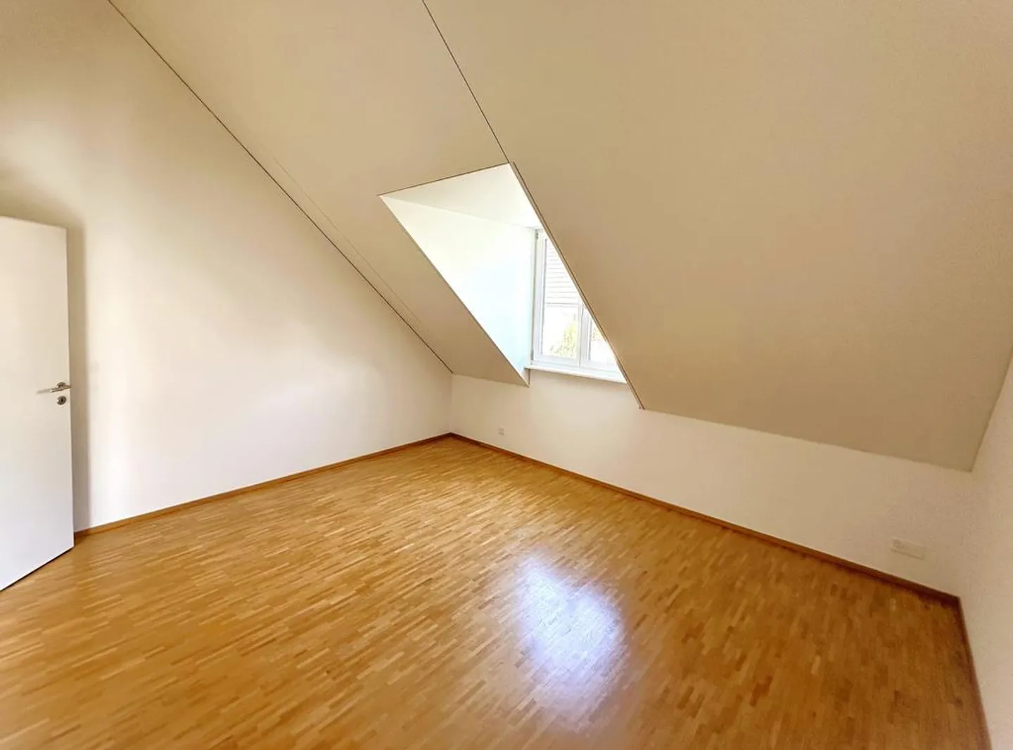 Living on two levels: Your retreat with house character - Photo 7 of 9