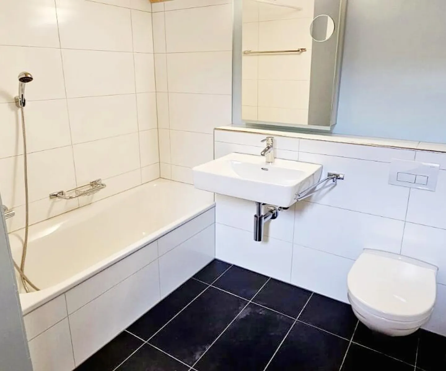 Living on two levels: Your retreat with house character - Photo 6 of 9