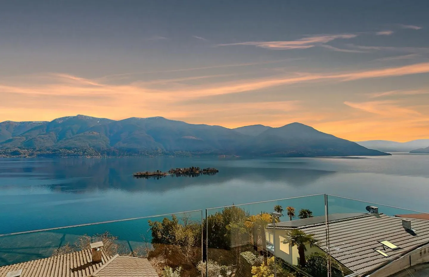 La modernità incontra il fascino ticinese - Villetta con vista lago - Foto 2 di 19