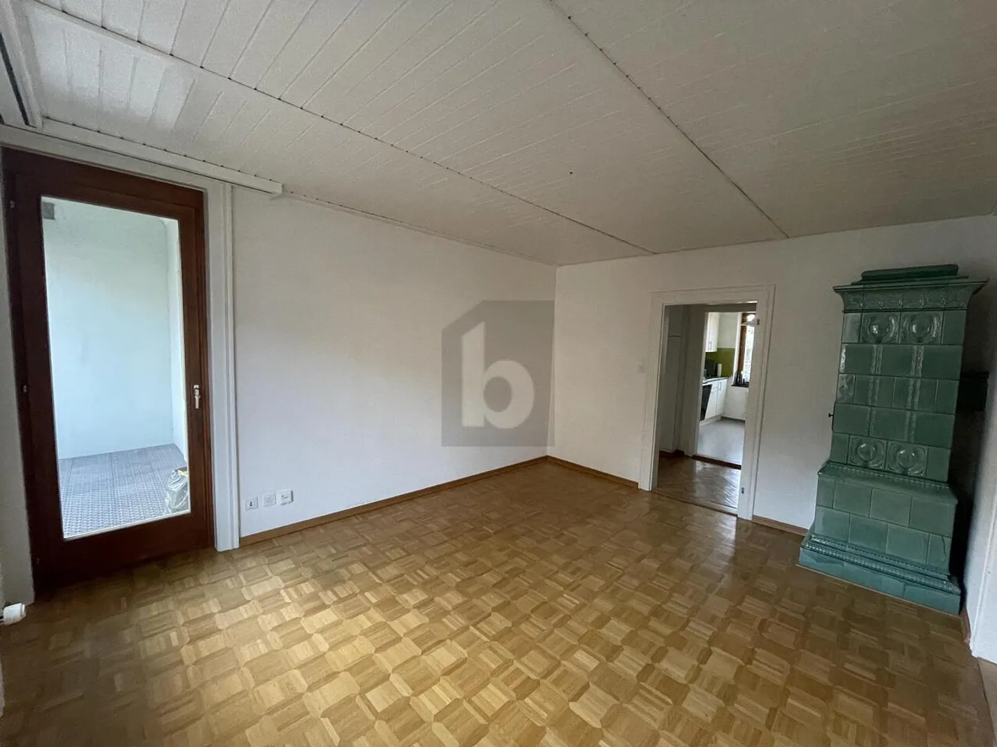 Charming Apartment with Rooftop - Photo 2 of 6