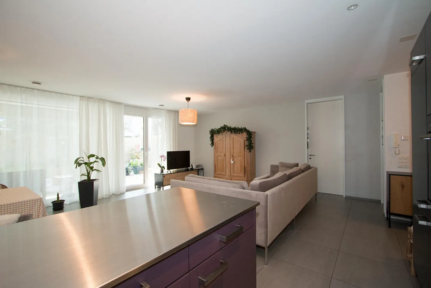 Grosszügige, moderne 2½-Zimmerwohnung in ländlicher Umgebung - Foto 9 di 18