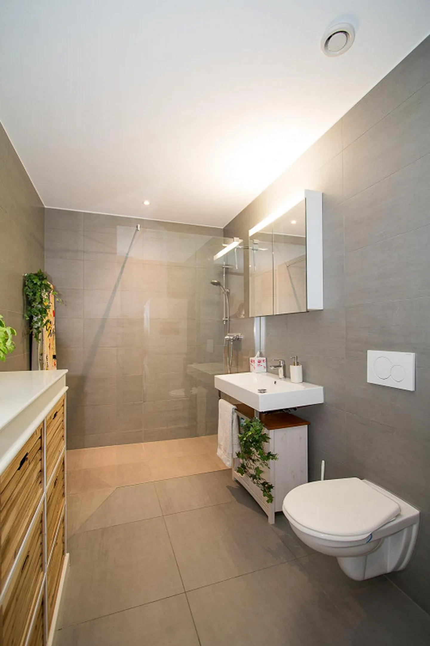 Grosszügige, moderne 2½-Zimmerwohnung in ländlicher Umgebung - Foto 10 di 18