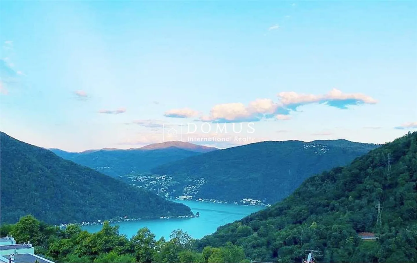 Building plot with stunning view of Lake Lugano - Photo 1 of 5