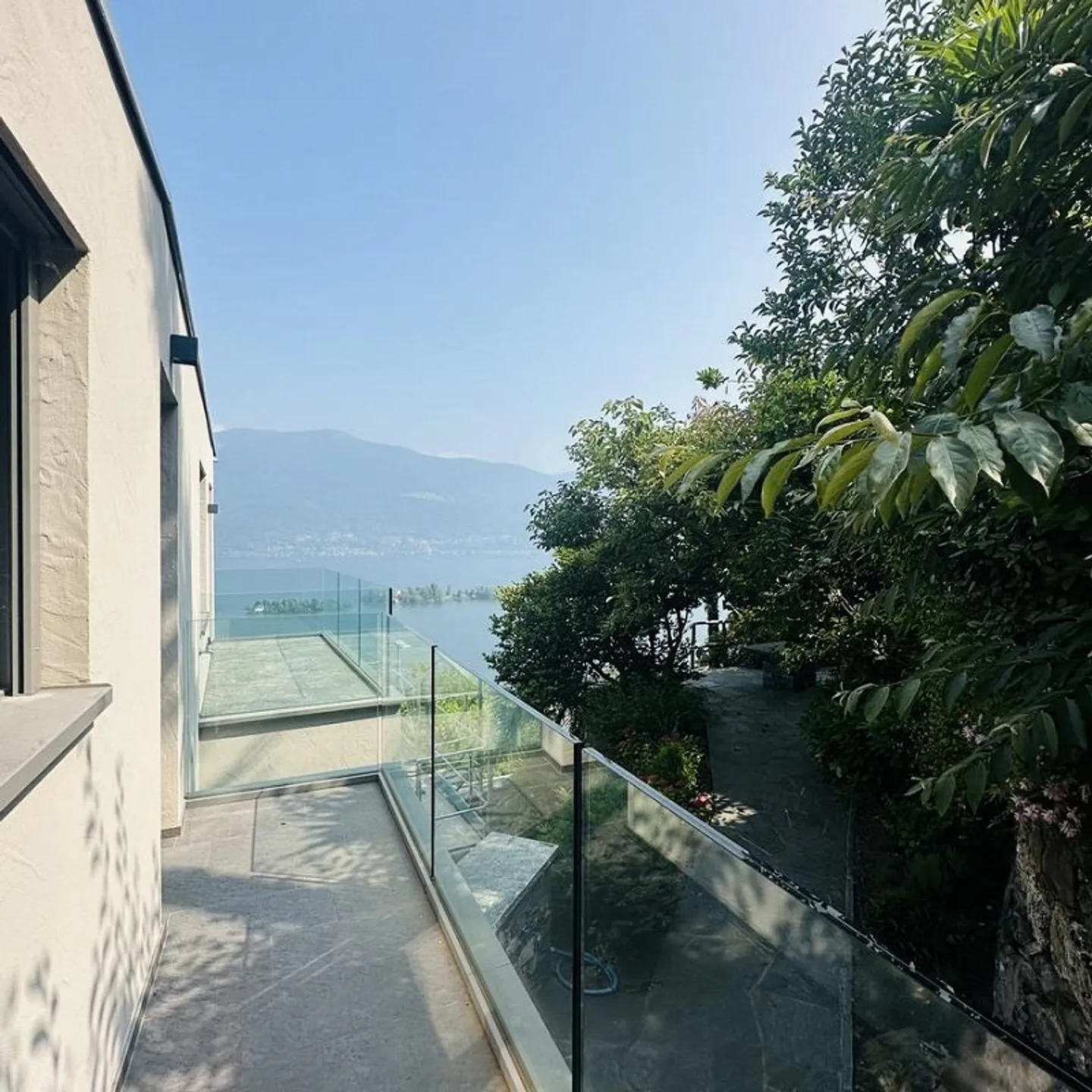 La modernità incontra il fascino ticinese - Villetta con vista lago - Foto 12 di 19