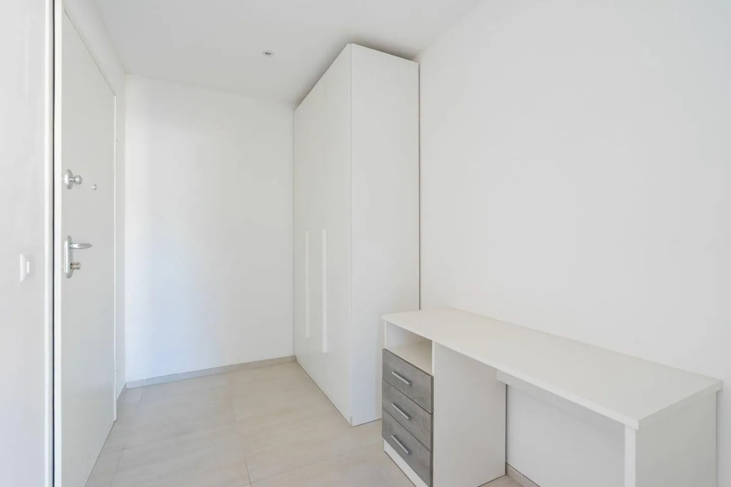 AGNO · 2.5 CHAMBRES DESIGN AVEC TOIT TERRASSE PANORAMIQUE - Photo 3 sur 11