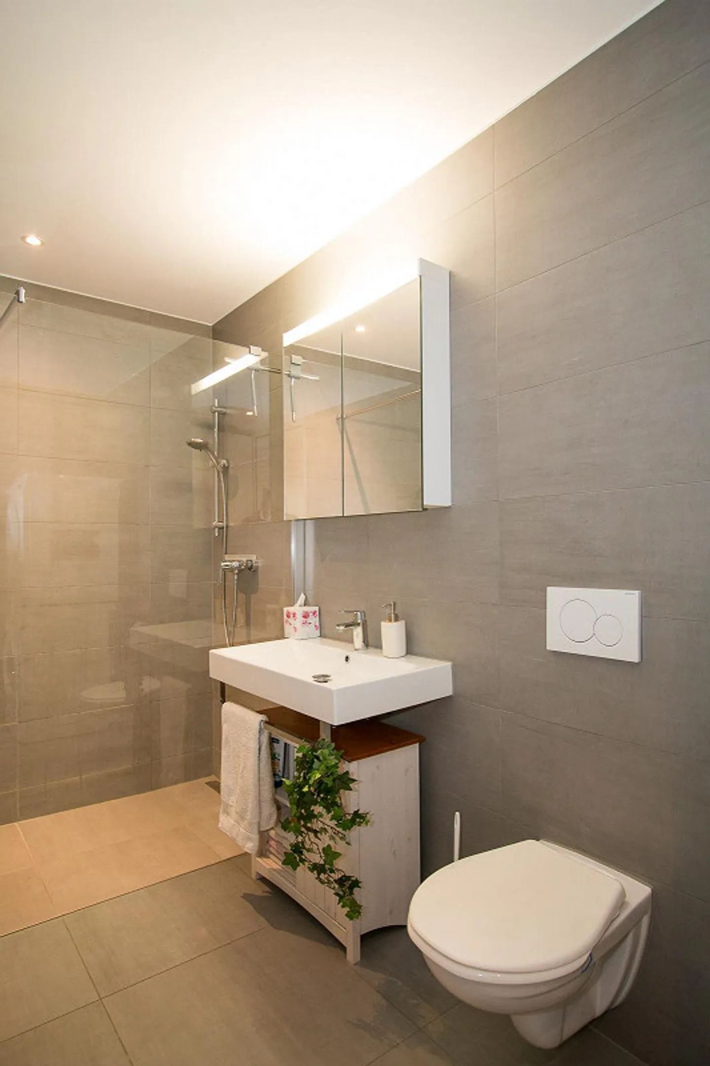 Grosszügige, moderne 2½-Zimmerwohnung in ländlicher Umgebung - Foto 11 di 18