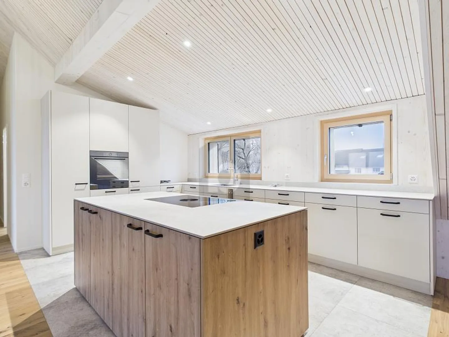 MODERNO, LUMINOSO E ADATTO ALLE FAMIGLIE - Foto 1 di 6