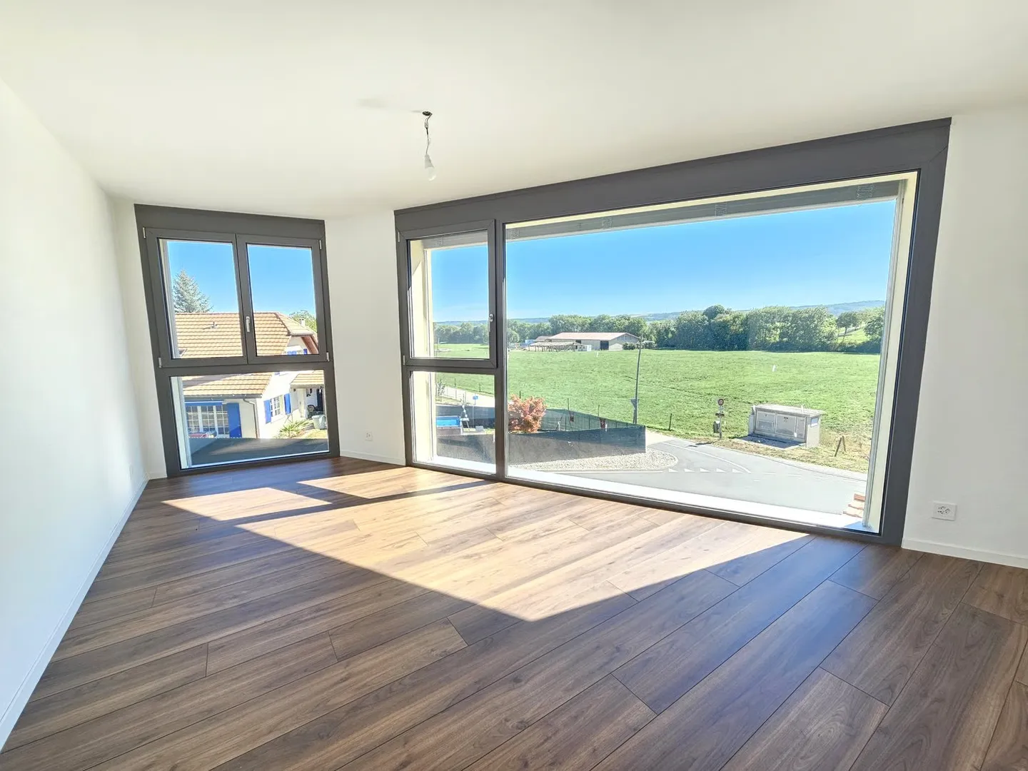 Villa mitoyenne neuve avec magnifique vue. - Photo 3 sur 10