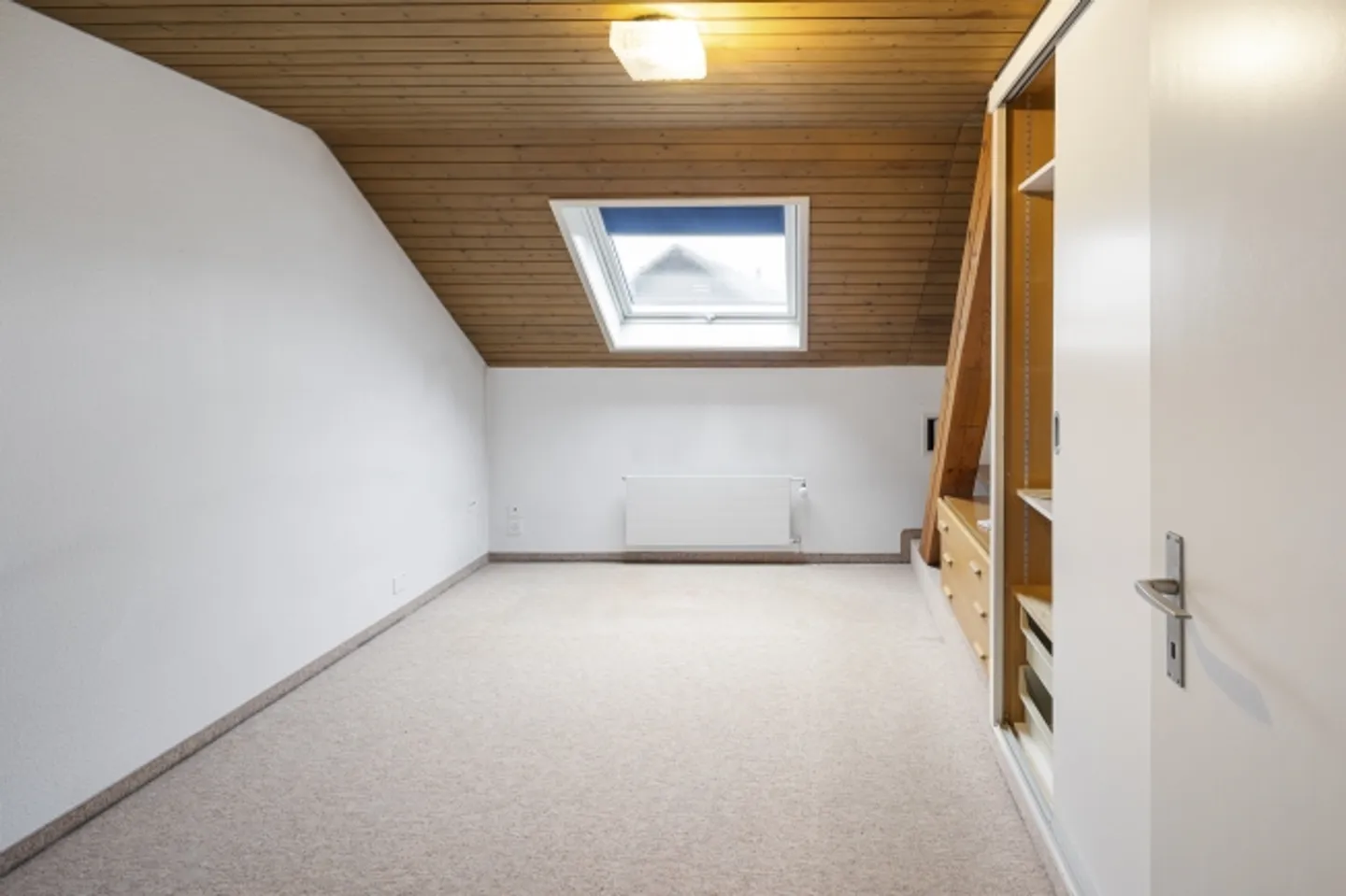 Mehrfamilienhaus an zentrale Lage mit Zukunftspotential - Foto 7 di 13