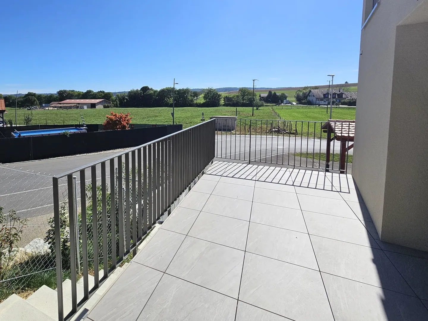 Villa mitoyenne neuve avec magnifique vue. - Photo 9 sur 10