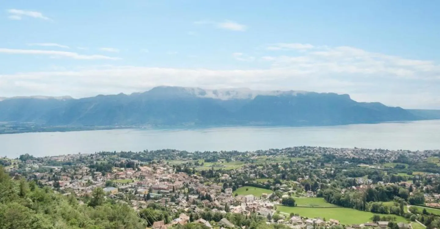 Dominierende Position, Infinity-Pool & Panoramablick - Foto 1 von 13