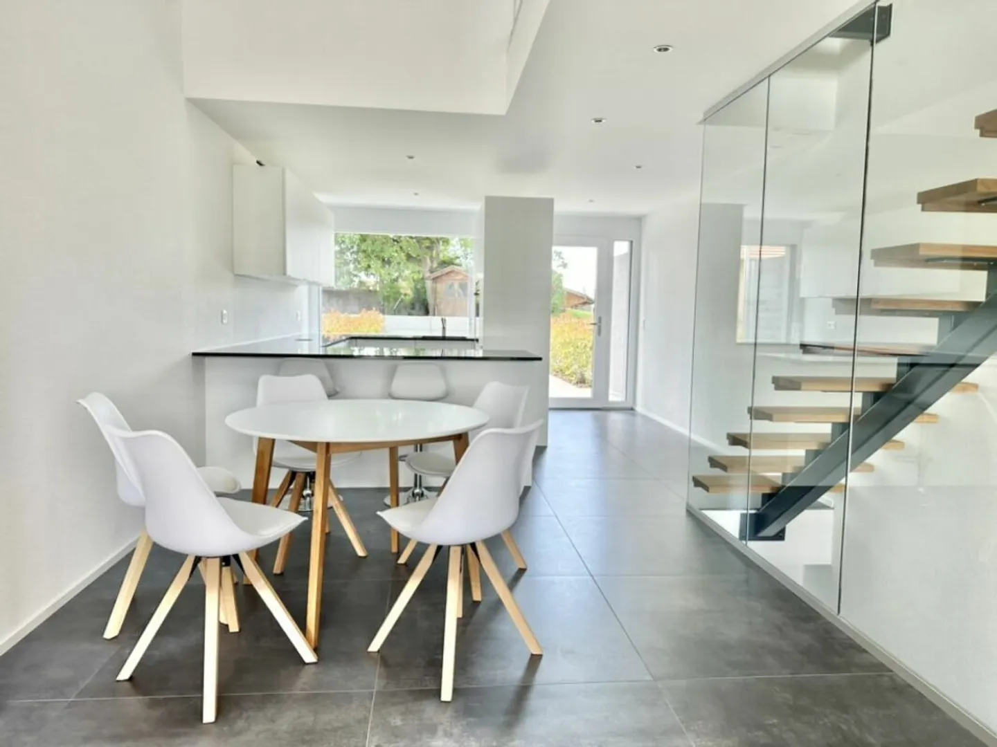 Dreamy & Modern Loft House - Photo 7 of 25