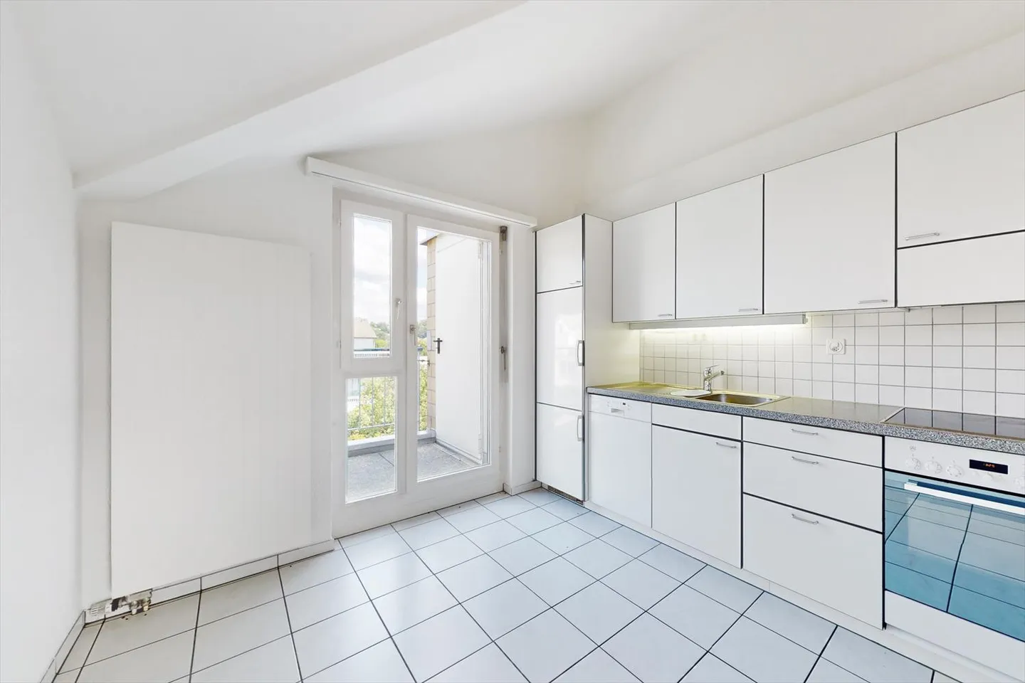 The special apartment for special people - Photo 3 of 11