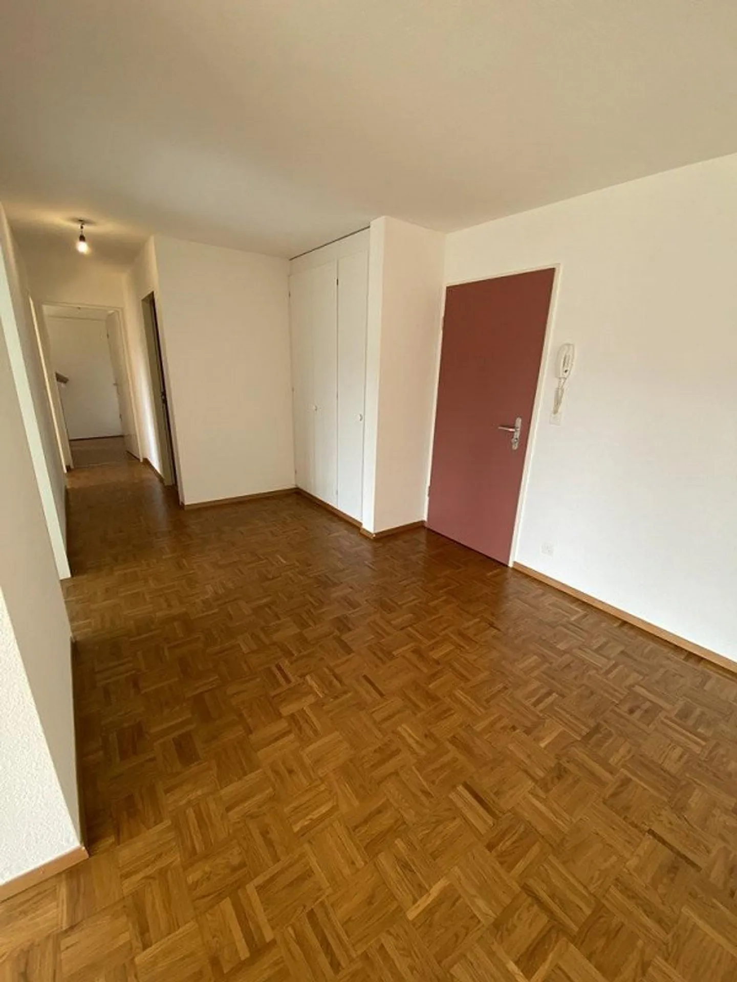 Close to all amenities! - Photo 4 of 11