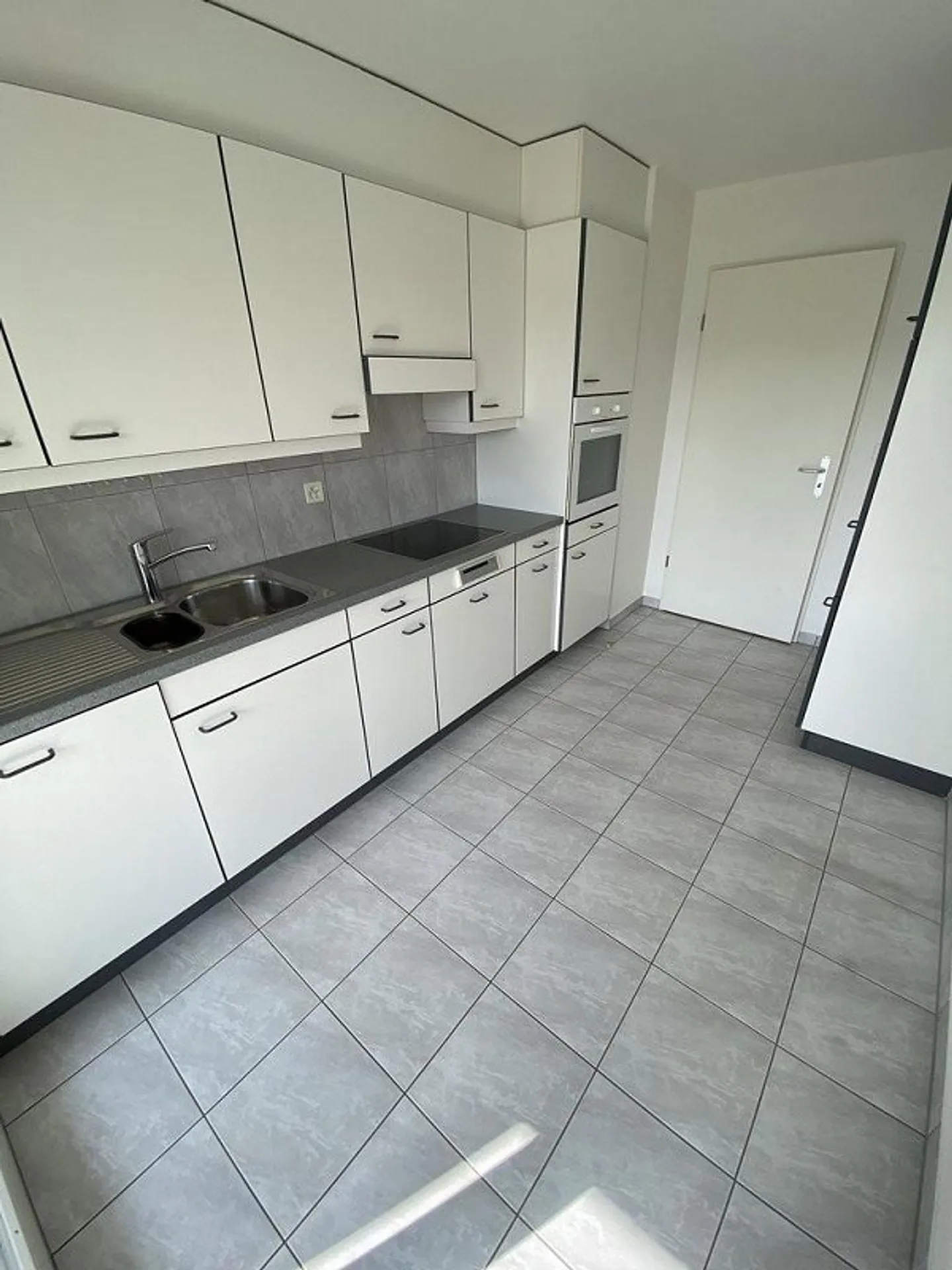 Close to all amenities! - Photo 6 of 11