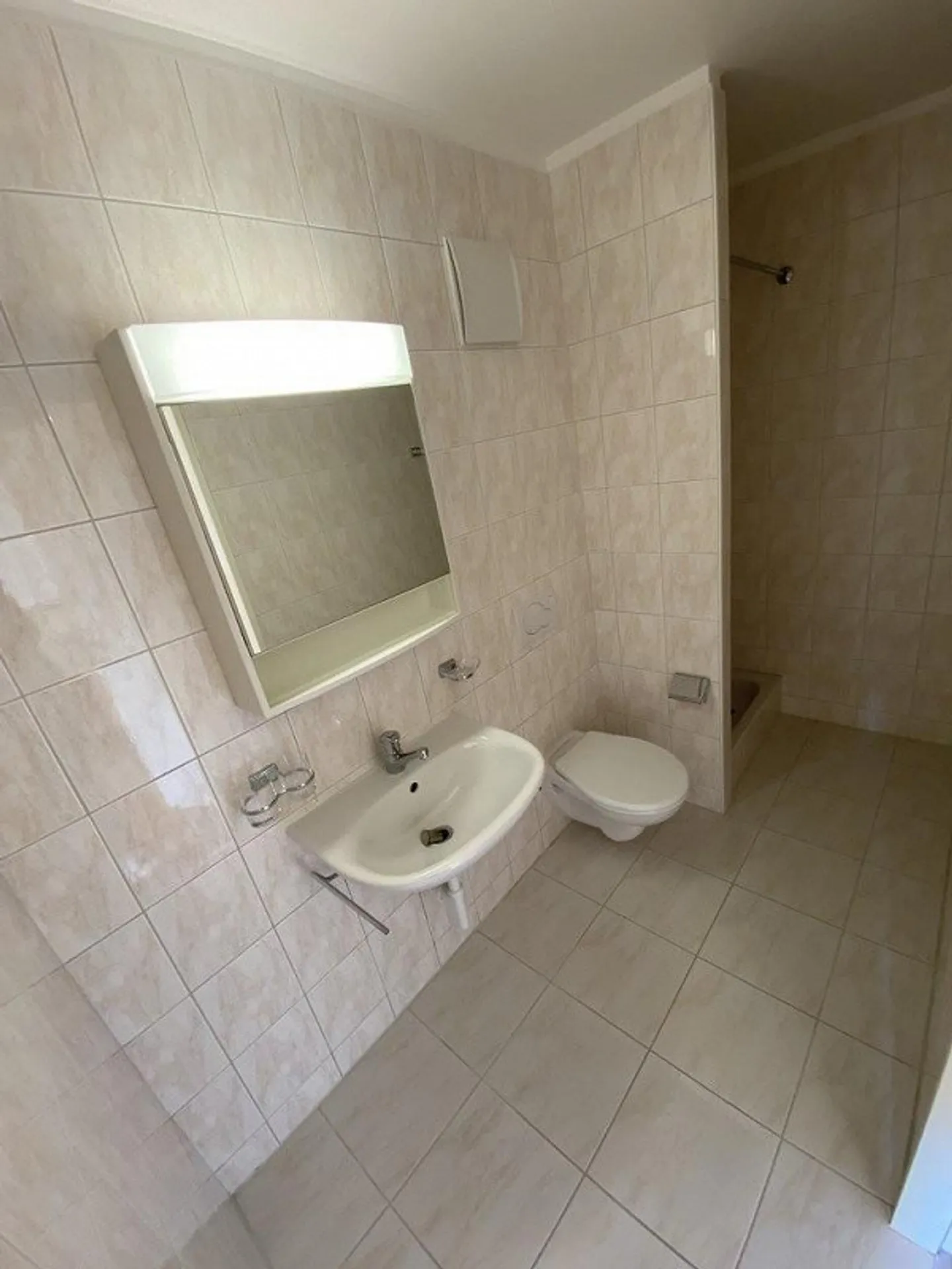 Close to all amenities! - Photo 8 of 11