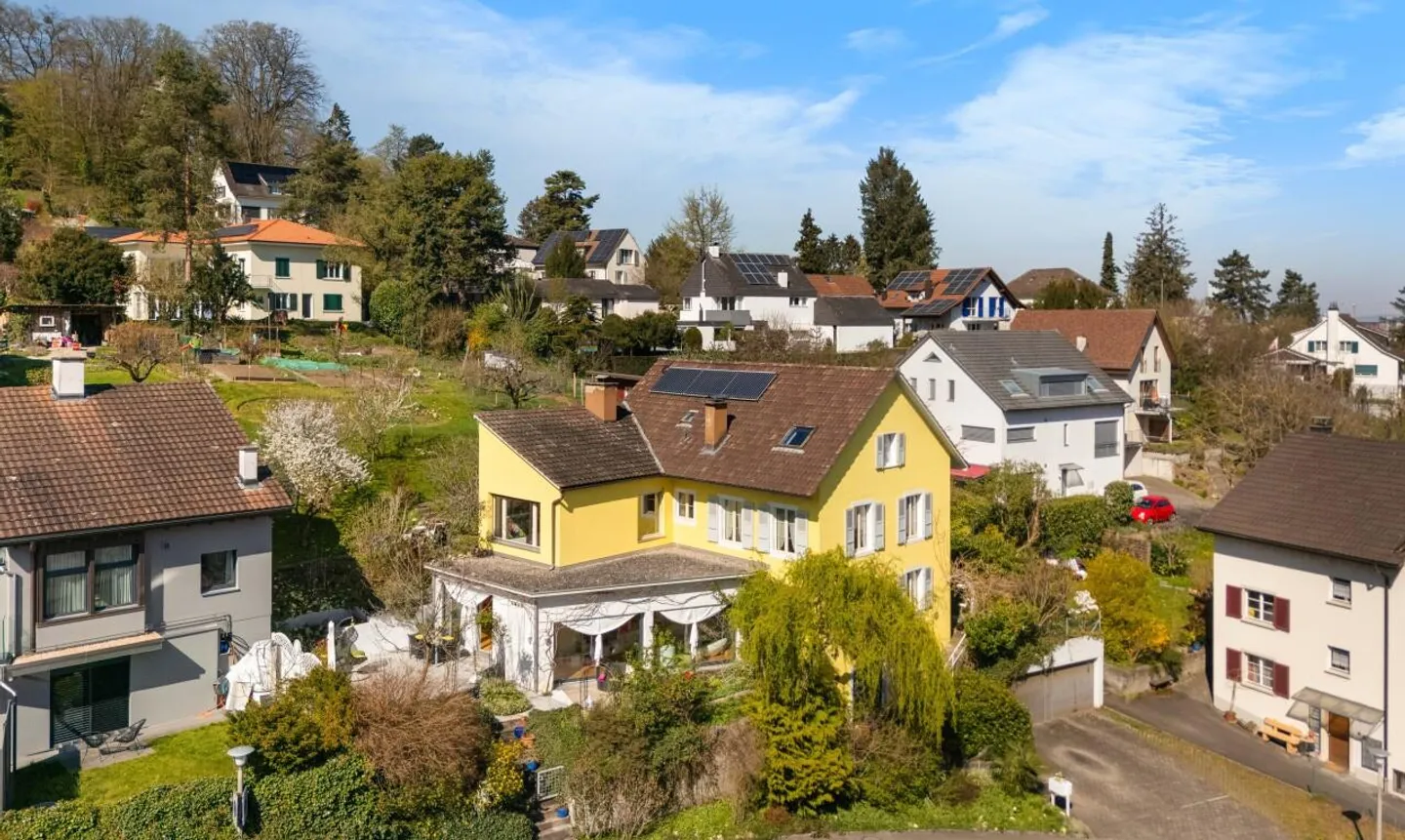 Geräumiges Duplex in zentraler Lage - Foto 1 von 13