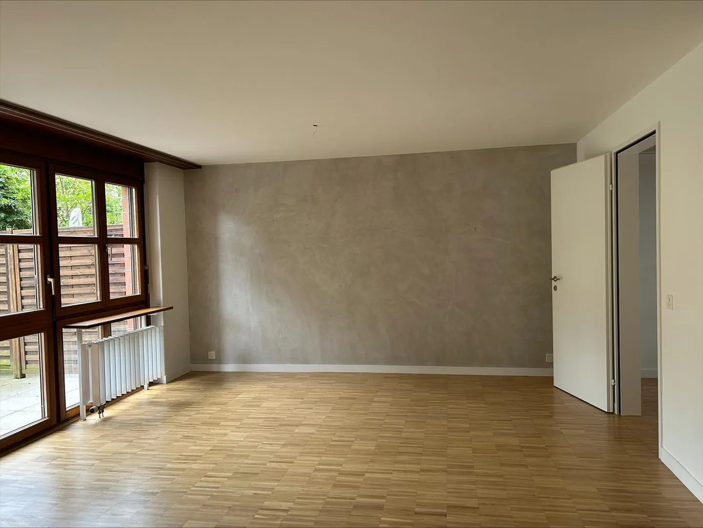 Renovated Maisonette Apartment with Garden Seating Area - Photo 4 of 12