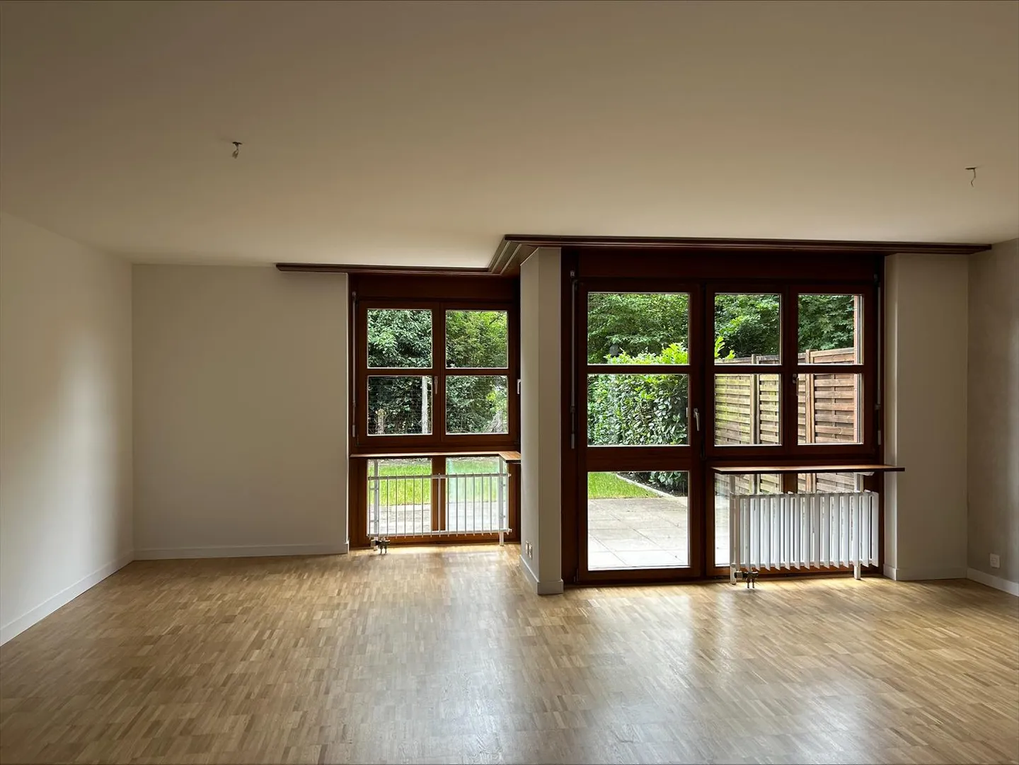Renovated Maisonette Apartment with Garden Seating Area - Photo 5 of 12