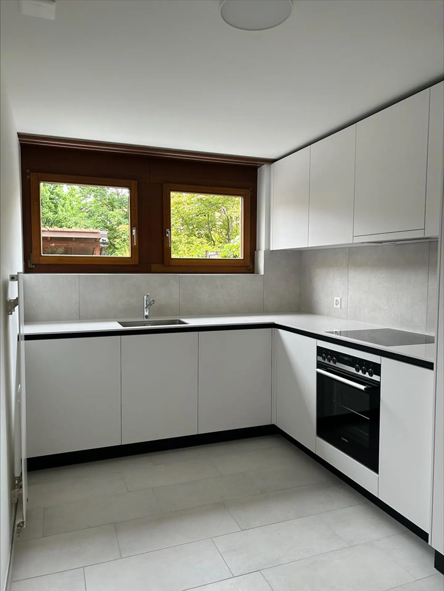 Renovated Maisonette Apartment with Garden Seating Area - Photo 6 of 12