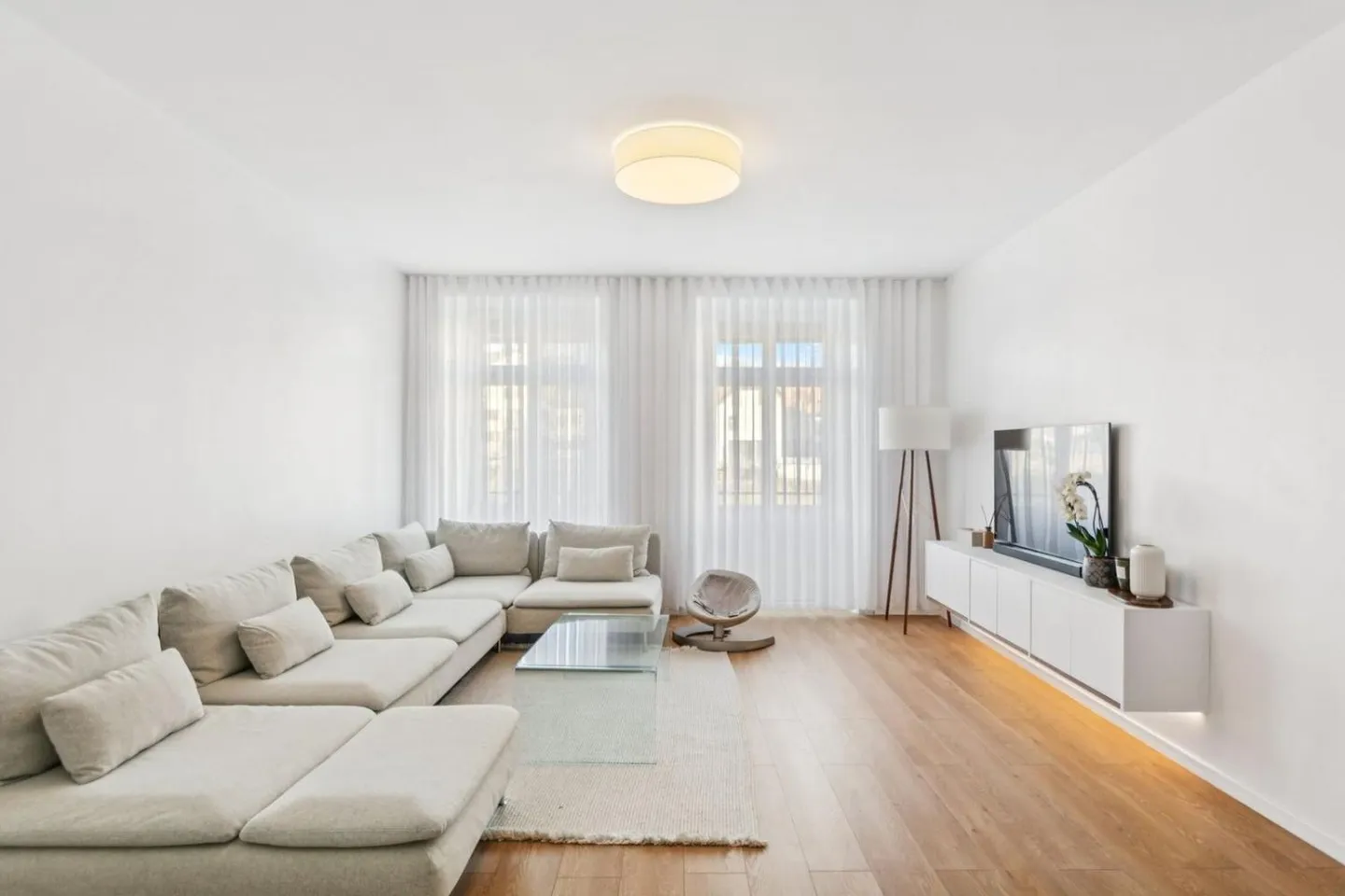 Seltenheit im Herzen von Reconvilier: Renovierte 4,5-Zimmer-Wohnung - Foto 5 von 13