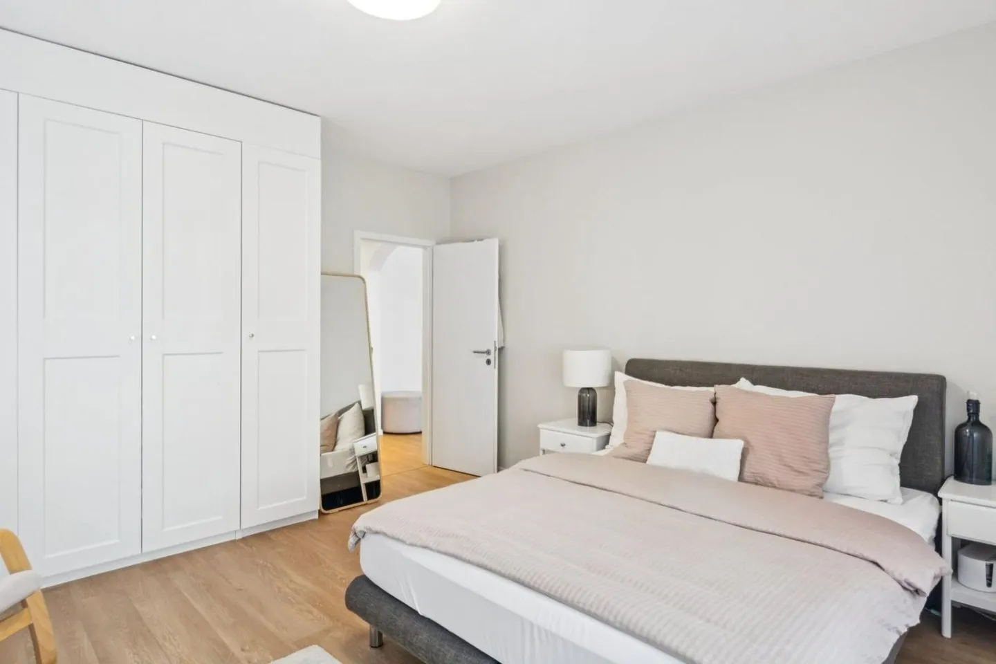 Seltenheit im Herzen von Reconvilier: Renovierte 4,5-Zimmer-Wohnung - Foto 11 von 13