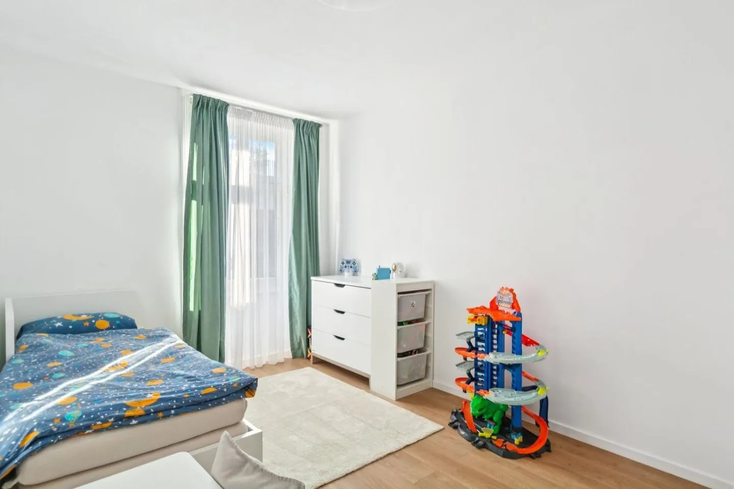 Seltenheit im Herzen von Reconvilier: Renovierte 4,5-Zimmer-Wohnung - Foto 13 von 13