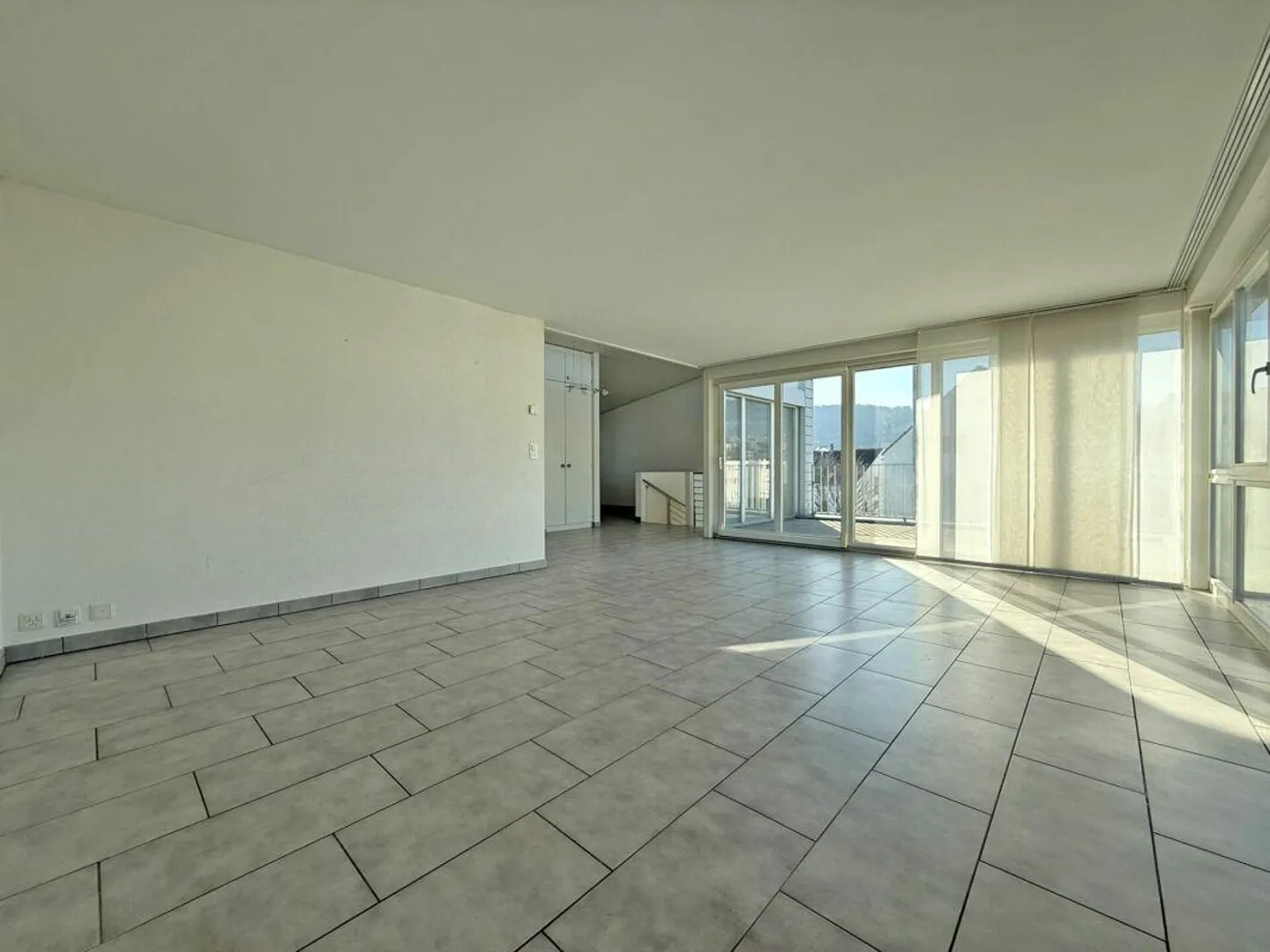 4.5-Room Maisonette Apartment - Photo 5 of 16