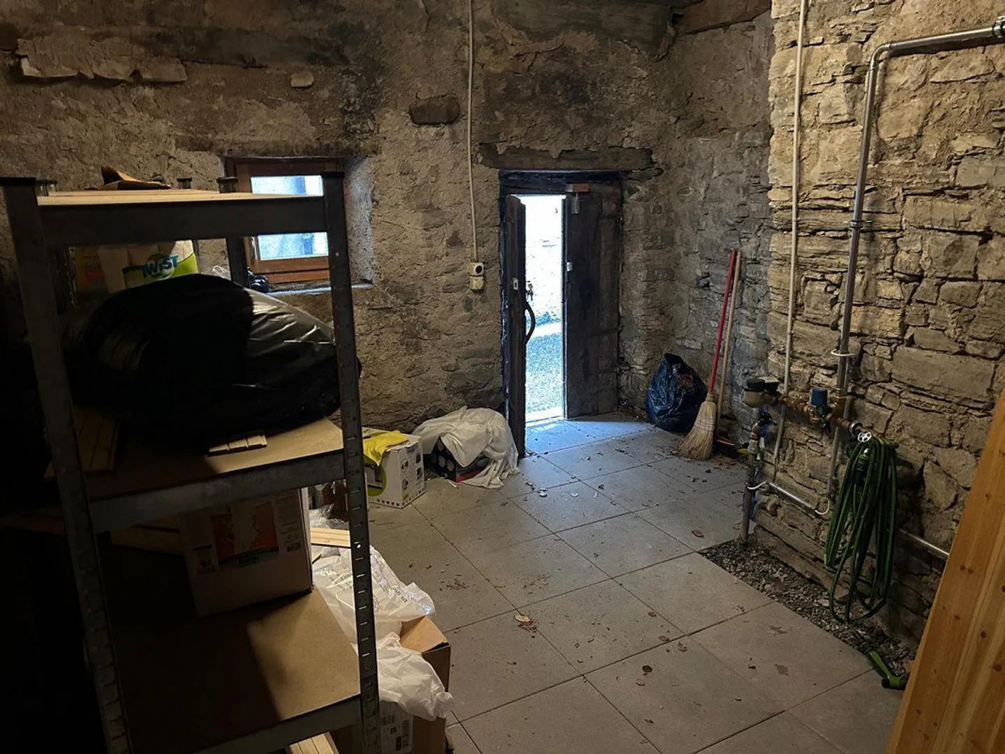 MODERN TWO-ROOM APARTMENT COMPLETELY RENOVATED - Photo 8 of 9