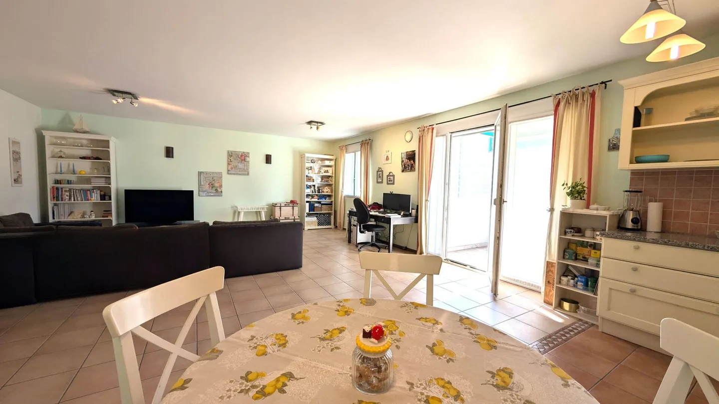 Eleganza urbana con vista castelli - Foto 4 di 11