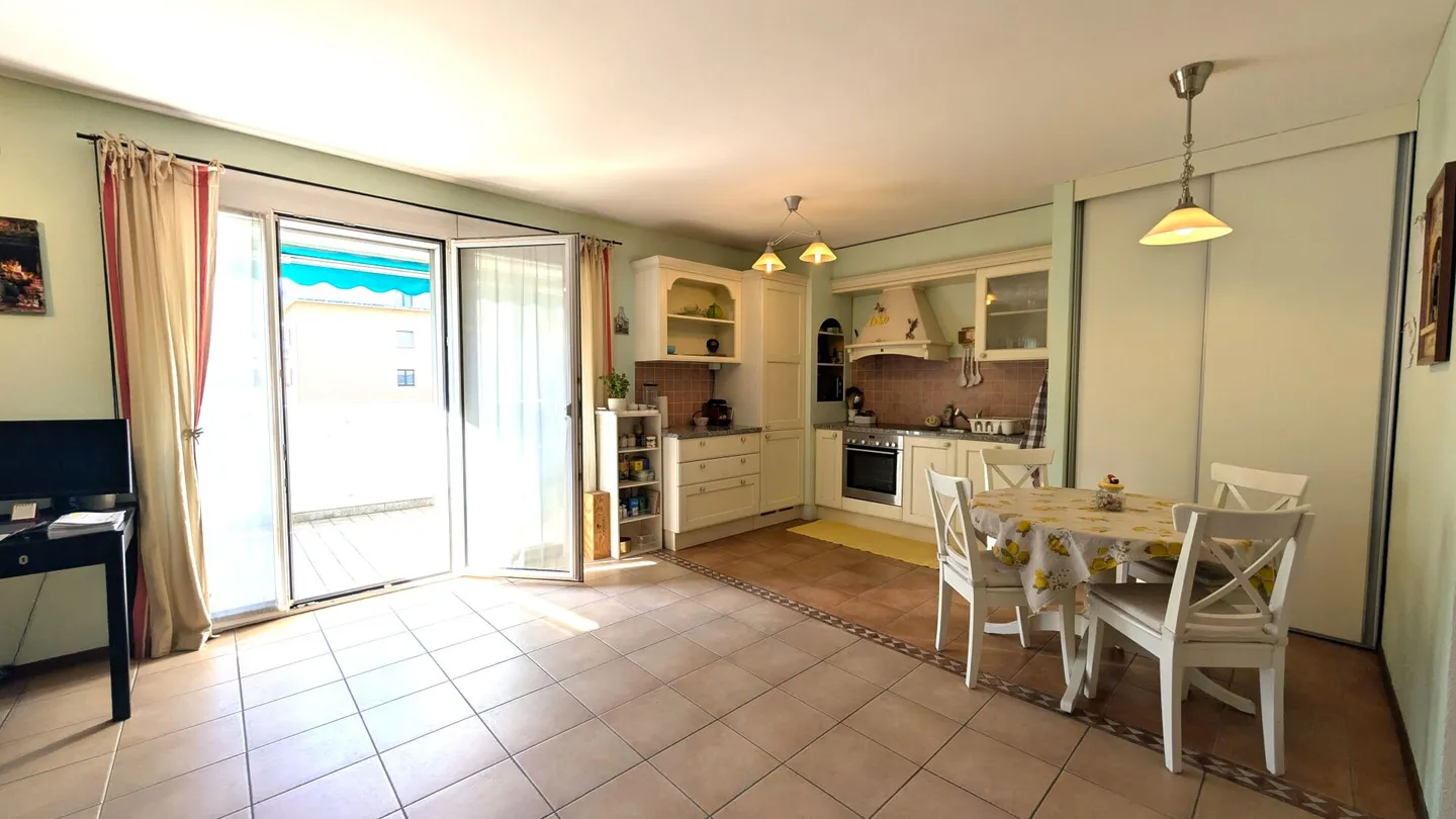 Eleganza urbana con vista castelli - Foto 5 di 11