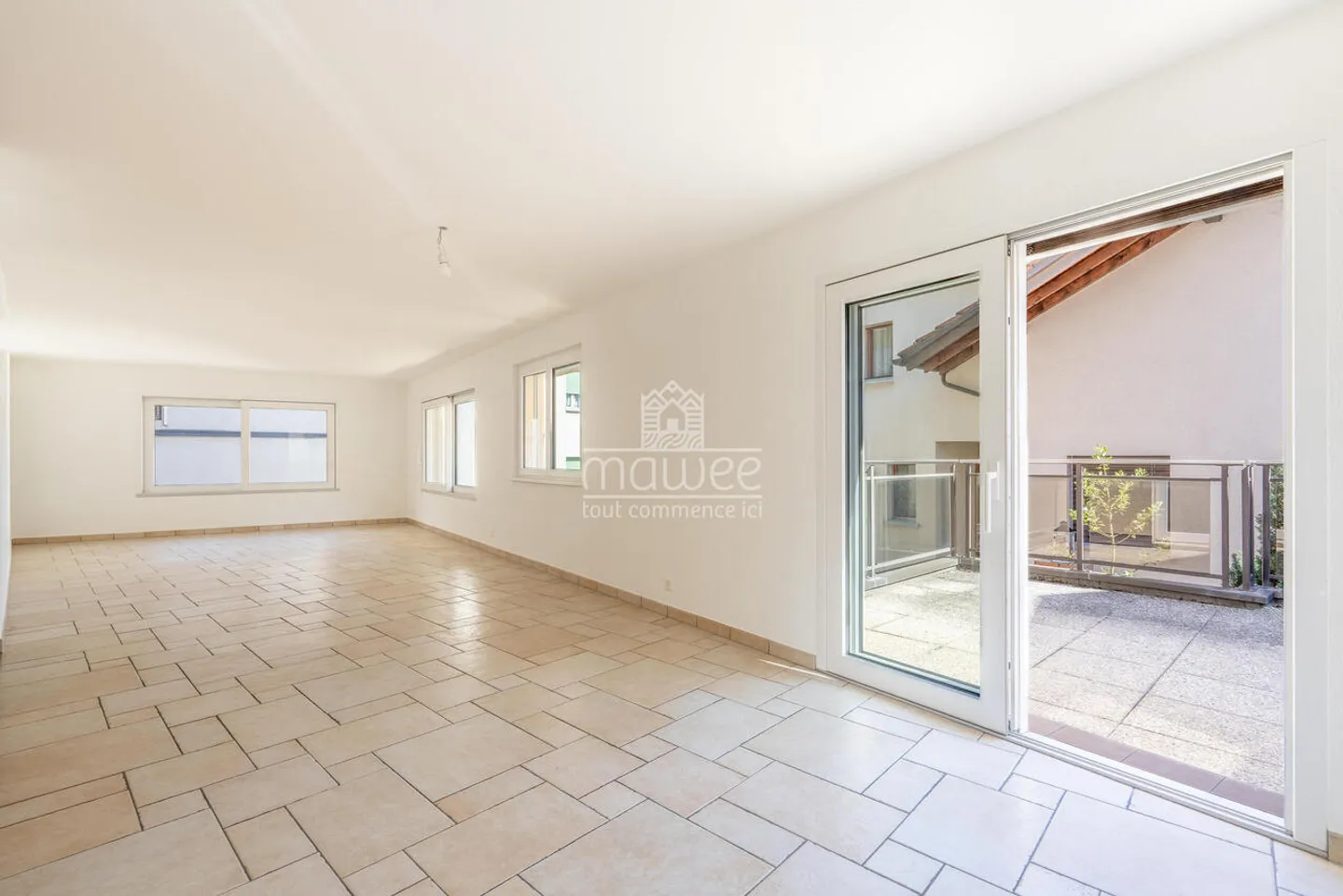 Renovierte Wohnung im Jahr 2026 mit großer Terrasse in einem kleinen Gebäude - Foto 4 von 17