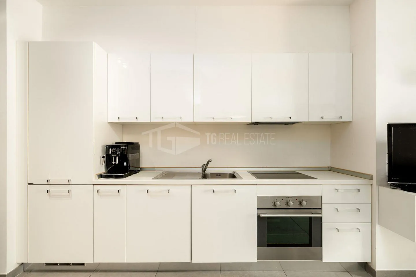 MONOLOCALE AMMOBILIATO A CASSARATE | FURNISHED STUDIO APARTMENT IN ... - Foto 6 di 12