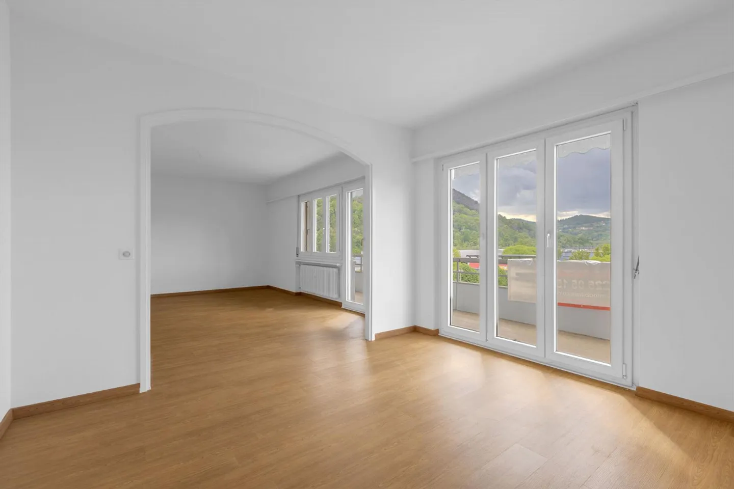 Penthouse 4.5 Rooms with Balconies and Beautiful View in Chiasso - Photo 2 of 9