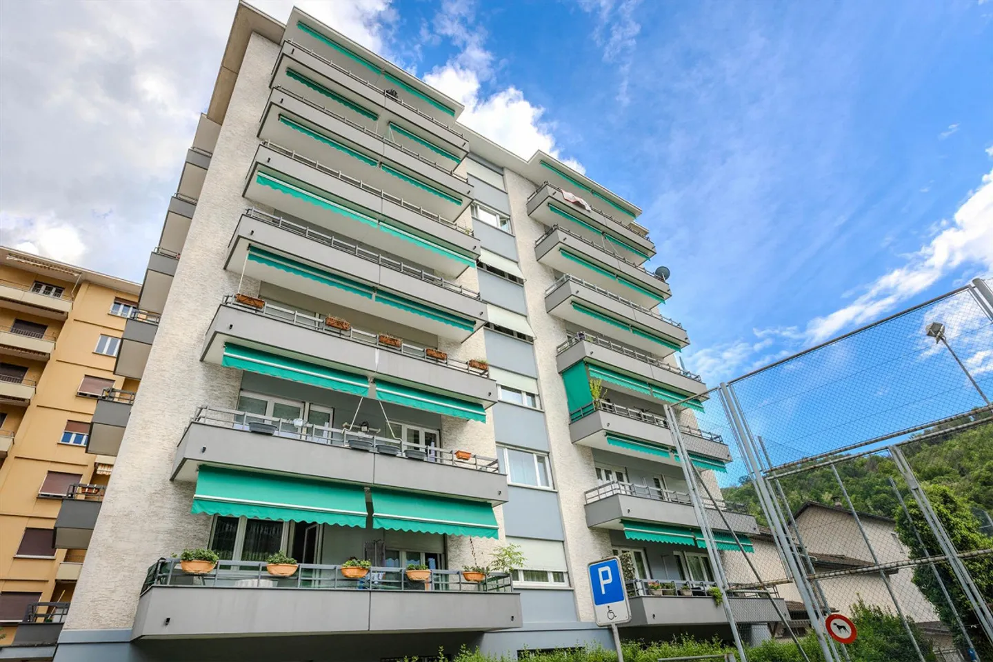 Penthouse 4.5 Rooms with Balconies and Beautiful View in Chiasso - Photo 9 of 9